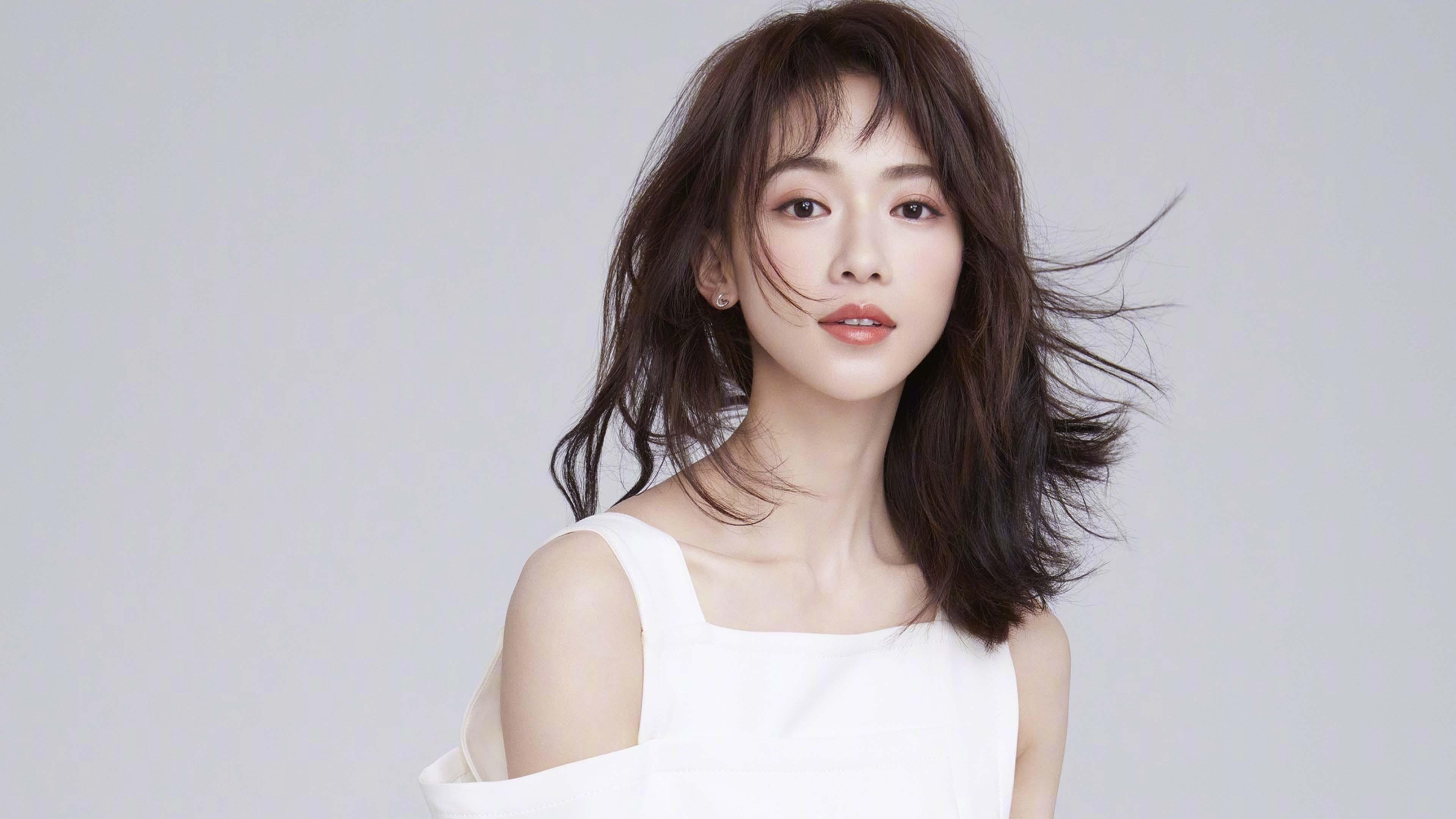 开云电竞服务-2019年总决赛第六场：勇士在主场迎战热火，库里在关键第四节连续投中两记三分，带队成功逆转，夺得队史第四个总冠军。